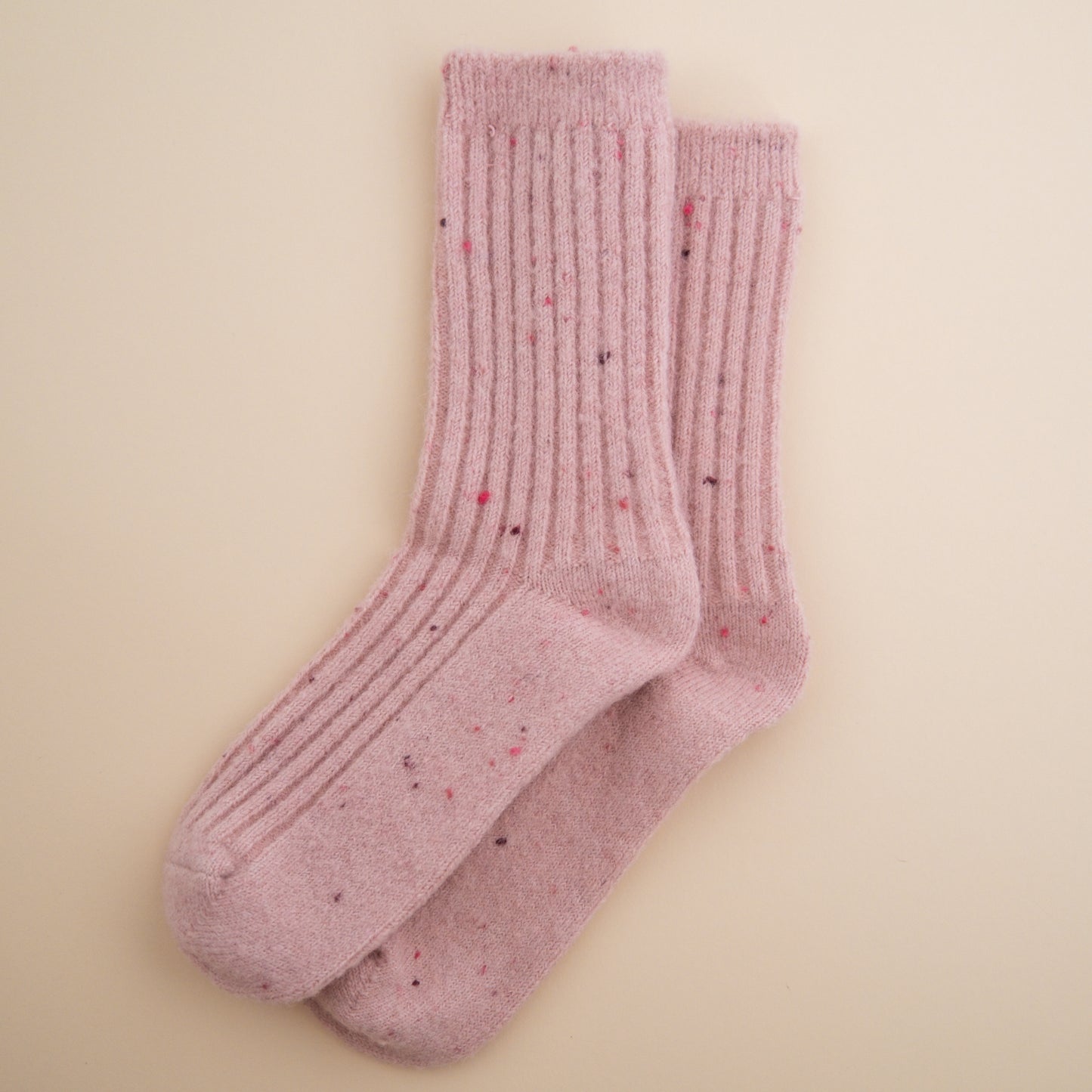Slouch Rib Socks in Speckle Pink