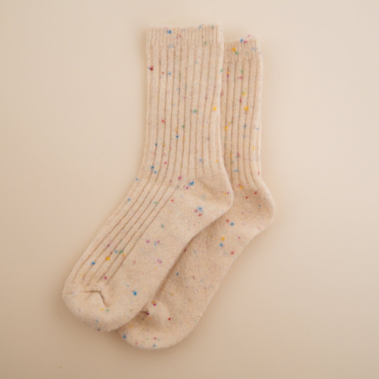 Slouch Rib Socks in Speckle Cream